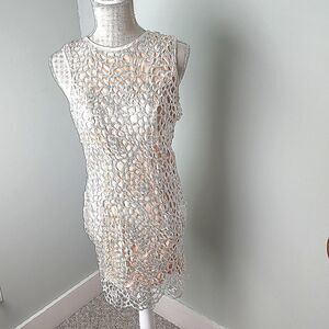 XTAREN Women’s Size Medium Sleeveless Bodycon Lace Midi Dress Lined Nude Beige